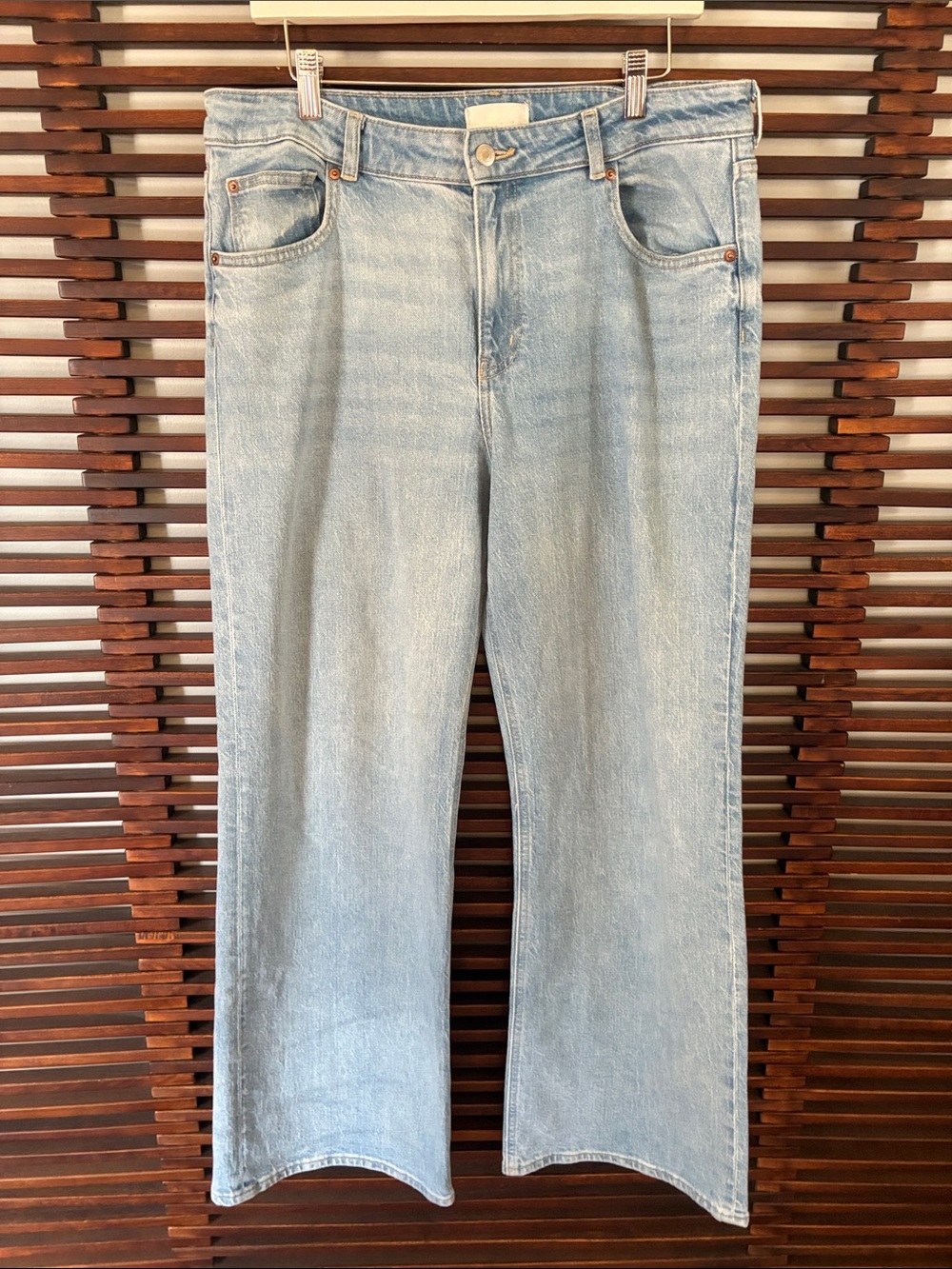 🎉NEW LISTING!🎉H&M Light Blue Denim Jeans